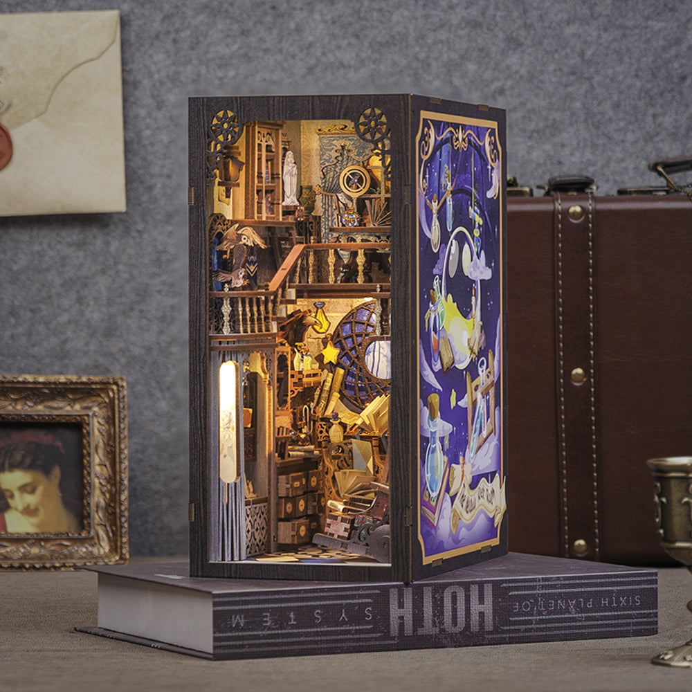 Book Nook: Nebula Common Room